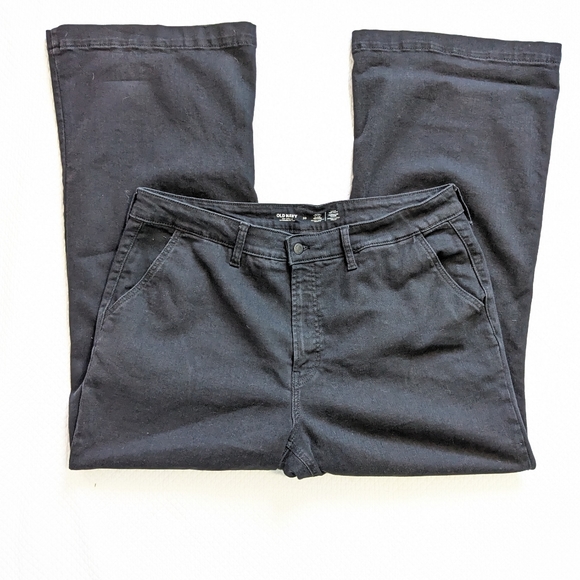 OLD NAVY Extra High Rise Flare 360° Stretch Pants - Picture 3 of 10